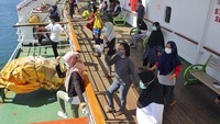 Kapal milik PT Pelni, KM Umsini sudah sepekan lamanya digunakan Pemkot Makassar untuk mengisolasi warga positif COVID-19 dengan kategori tanpa gejala atau bergejala ringan. AP Photo/Masyudi Syachban Firmansyah  