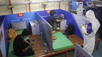 Hingga saat ini, KM Umsini masih akan menampung pasien yang mau melakukan isoman. AP Photo/Masyudi Syachban Firmansyah  