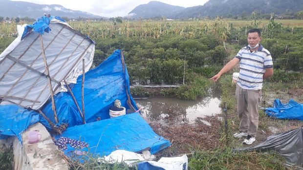 Gubuk Lokasi Warga yang Tersambar Petir