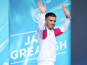Grealish pun Nangis kayak Messi Saat Cabut dari Aston Villa