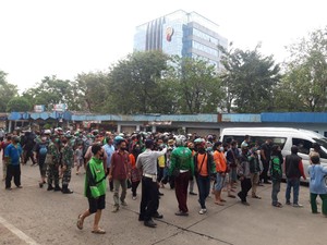 PD Kritik Pembagian Sembako Jokowi Malah Bikin Kerumunan Saat Pandemi