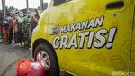 Mereka Mencari yang Tersisa, Usai Kebakaran di Grogol