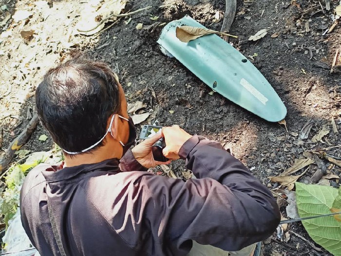 komponen pesawat jatuh di ngawi