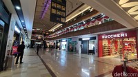 Meski Mal sudah dibuka  ada beberapa tenant yang masih harus tutup yaitu bioskop, tempat hiburan, dan tempat bermain anak. 