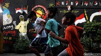 Biasanya menjelang 17 Agustus seluruh rakyat Indonesia akan bersiap diri menyambutnya dengan memasang dekorasi bertemakan merah putih dan perjuangan.