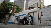 Ancaman mangkrak terjadi akibat adanya kisruh internal di dalam tubuh PT China Sonangol Media Investment (CMSI). CMSI sendiri merupakan perusahaan patungan yang dibentuk oleh China Senangol Land dan Media Group milik Surya Paloh.