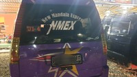 Kemunculan stiker ini pada beberapa kendaraan dianggap meresahkan. Soalnya, seakan-akan mobil yang memiliki stiker memiliki jaminan untuk meloloskan diri dari pengecekan dan penyekatan (selama PPKM).