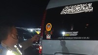 Pemerintah mengumumkan pemberlakuan pembatasan kegiatan masyarakat (PPKM) level 2-4 di Jawa-Bali kembali diperpanjang hingga 16 Agustus. Di luar pro dan kontra keputusan tersebut, perpanjangan PPKM Level 4 telah membuat angkutan umum gelap bermunculan. Pool (Istimewa)