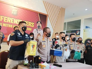 Polisi Sita Barang Bukti di Kasus Vaksin Kosong: Vial-Jarum Suntik