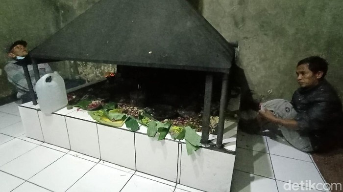 Petilasan di Lereng Muria Petilasan di Lereng Muria