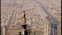 Emirates sebelum melakukan aksi menantang ini, memberi kesempatan kepada semua awak kabinnya yang mampu dan sanggup. Namun demi alasan keamanan, Emirates akhirnya menunjuk seorang instruktur skydiving untuk melakukan aksi menantang ini.