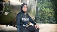 Kini meskipun Diba sudah sukses menjadi pilot, tetapi orangtuanya tetap berjualan jagung bakar. Wanita berhijab ini mengaku sudah beberapa kali membujuk agar orangtuanya tak lagi berjualan jagung bakar namun hasilnya sia-sia.  