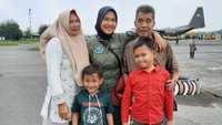 Ayah dan ibu Diba adalah penjual jagung bakar di Medan, Sumatera Utara. Sejak Diba kecil, kondisi ekonomi keluarganya terbilang pas-pasan. Bahkan untuk membiayai kuliah Diba pun tidak mampu, padahal saat itu Diba sudah diterima di salah satu universitas negeri.  