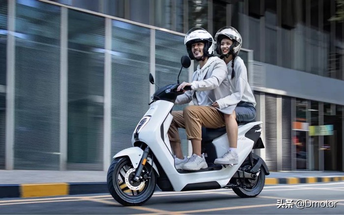 Skuter listrik Honda U-GO
