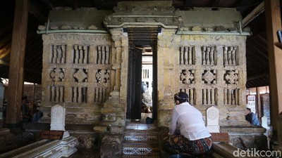 Tradisi Lepas Luwur Makam Sunan Kudus