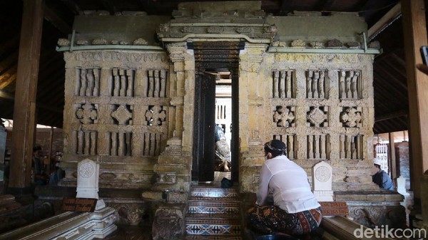 Tradisi Lepas Luwur Makam Sunan Kudus