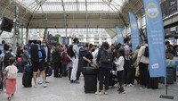 Kartu khusus dikeluarkan untuk orang-orang yang sudah divaksinasi COVID-19, atau memiliki bukti telah negatif dari COVID-19. AP Photo/Adrienne Surprenant  