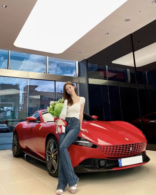 “Aku dapat menerima pendapat apa pun tentang pekerjaanku, namun mereka menghinaku sebagai manusia. Seperti penampilanku… bagaimana hidungku, sesuatu tentang kakiku dan sebagainya…” ungkap wanita kelahiran 1991 itu. Foto: dok Instagram meow91__