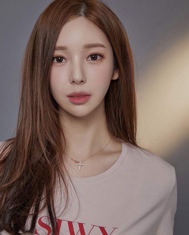 Hal itu diungkap Yaongyi saat menjadi bintang tamu acara ‘Breakfast With Tiffany’ yang dipandu Tiffany SNSD. Komentar tentang pekerjaan tak terlalu mengganggunya, namun komentar tentang fisik paling menyakitkan baginya. Foto: dok Instagram meow91__