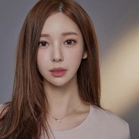 Hal itu diungkap Yaongyi saat menjadi bintang tamu acara ‘Breakfast With Tiffany’ yang dipandu Tiffany SNSD. Komentar tentang pekerjaan tak terlalu mengganggunya, namun komentar tentang fisik paling menyakitkan baginya. Foto: dok Instagram meow91__