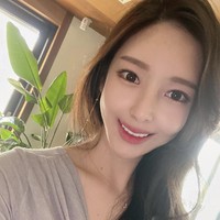 Yaongyi kerap membagikan selfie dan OOTD yang memesona. Pemilik akun Instagram meow91__ itu bahkan telah diikuti 1,5 juta pengikut Instagram. Namun, ia mendapat banyak pujian dan ujaran kebencian dalam waktu bersamaan. Foto: dok Instagram meow91__