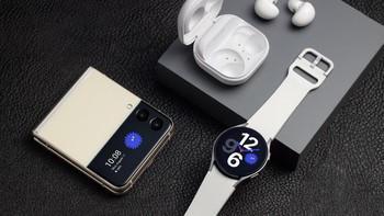 Menemani Galazy Z Fold 3 dan Flip 3 ada Buds 2 dan Watch 4. Foto: dok Samsung  