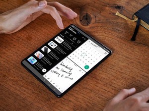 Layar Besar dan S Pen Dukung Produktivitas di Galaxy Z Fold 3 5G