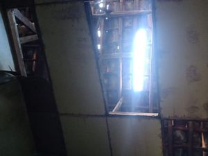 Genteng Rumah Warga di Jaksel Ambruk Timpa Bayi hingga Terluka