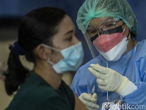Vaksin COVID-19 Dinilai Efektif, Kemenkes Beberkan Data DKI Jakarta