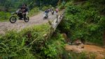 Tolong... Jalan di Desa Lebak Ini Rawan Longsor!