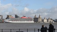 Pelayaran kapal pesiar Scarlet Lady milik Virgin Voyages lama tertunda hingga lebih dari setahun. Kapal ini hanya boleh dinaiki penumpang dewasa ya, Travelers! Foto: AFP/PAUL ELLIS