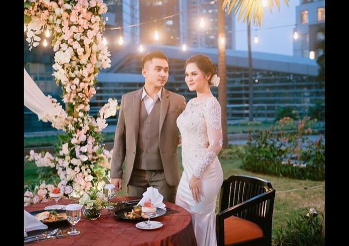 Keseruan Ngopi Lutfi Agizal, Youtuber yang Protes PPKM Sambil Foto Prewedding