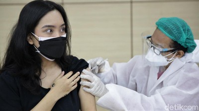 Libur Tahun Baru Islam, Warga Ramai-ramai Vaksin COVID-19