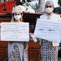 Melalui akun Instagramnya @lutfiagizal, pria yang juga dikenal sebagai aktor itu membagikan keresahan hatinya yang ingin mengadakan acara pernikahan. Mantan kekasih putri Iis Dahlia itu menuliskan beberapa pernyataan terkait perpanjangan PPKM yang dilakukan pemerintah. Prewed ini ungkapan dari para calon pengantin & vendor pernikahan periode Juni-Oktober 2021. Semoga pak luhut lihat...🙏🏻🙏🏻🙏🏻, tulis akun Instagram @lutfiagizal (10/8/2021). Foto: Dok. Instagram @lutfiagizal.