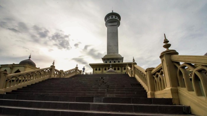 Kejaksaan Negeri (Kejari) Aceh Utara menetapkan lima tersangka dugaan tindak pidana korupsi proyek pembangunan monumen Islam Samudera Pasai. Total anggaran proyek ini berjumlah Rp 49,1 miliar.