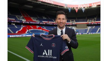 Bukan latihan, Messi benar-benar sudah menjadi pemain PSG. Foto: Twitter