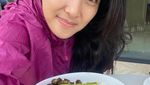 Momen Olivia Zalianty, Istri Ndaru Kusumo saat Cicip Tomahawk Berlapis Emas