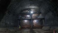 Terowongan 10 berpanjang terowongan 1.230 meter dibangun melintas di bawah jalur kereta api eksisting yang masih beroperasi dan Terowongan 8 yang memiliki panjang 2.190 meter terletak di daerah perbukitan dan pegunungan. Artinya, area konstruksi sangat bergelombang dan banyak ditumbuhi beragam vegetasi tumbuhan. Foto: Dok. PT KCIC