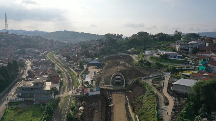 Pembangunan terowongan kereta cepat Jakarta-Bandung