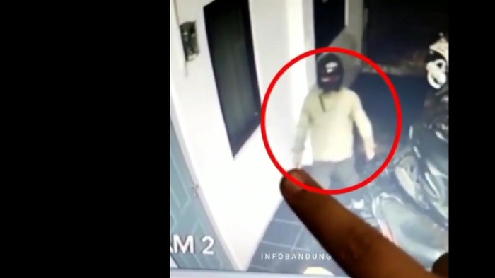 Pencuri motor di Bandung todongkan pistol saat kepergok