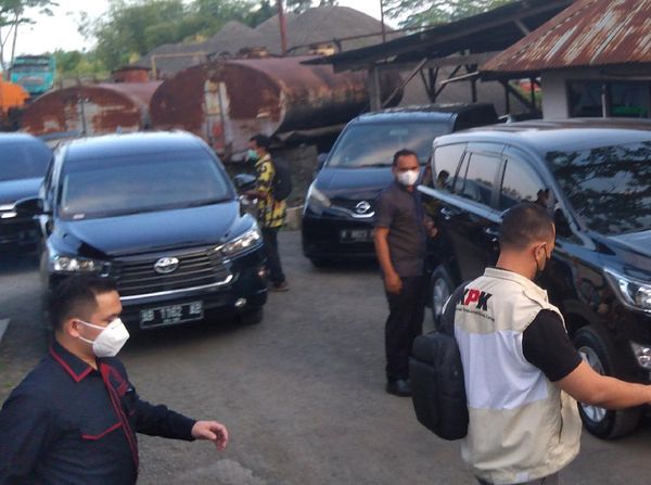 Penyidik KPK Geledah Kantor PT SW di Purbalingga
