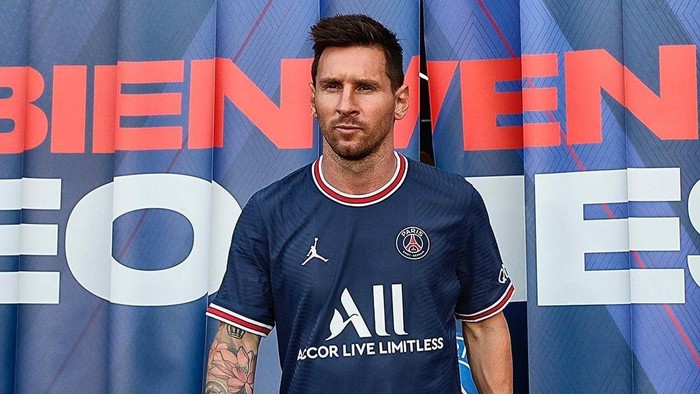 Lionel Messi resmi bergabung dengan Paris Saint Germain (PSG) usai mengabdi di FC Barcelona. Ia pun siap memulai petualangan di klub barunya ini.