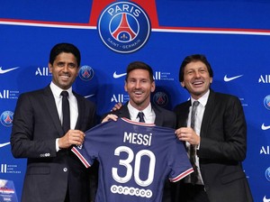 Gaji Gila Messi di PSG: Bisa Beli Yamaha Nmax Tiap 15 Menit, Sehari Dapat New Vellfire