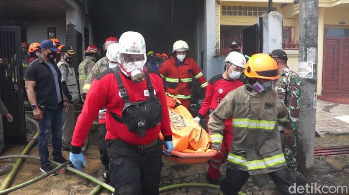 Seorang pekerja gudang kain di Bandung tewas dalam kebakaran
