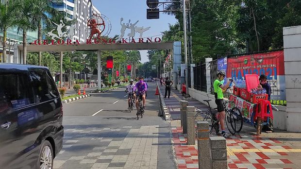 Suasana di Jalan Sudriman, Jakpus usai peniadaan penyekatan PPKM