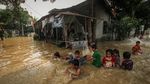 Sungai Cimanceuri Meluap, Kabupaten Tangerang Terendam