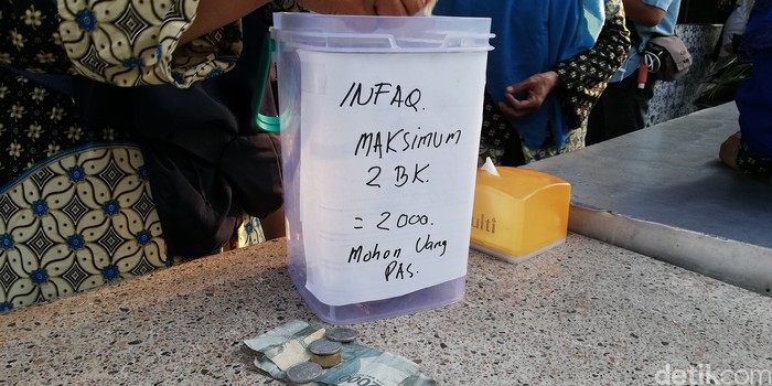 Viral Nasi Goreng Rp 1.000 di Solo, Sengaja Dijual Murah Saat Pandemi Viral Nasi Goreng Rp 1.000 di Solo, Sengaja Dijual Murah Saat Pandemi