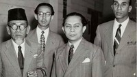 H.Agus Salim , Dr.Sumitro Djodjohadikusumo, Sutan Syahrir dan Charles Tambu saat mewakili delegasi Indonesia di rapat DK-PBB, 14 Agustus 1947.
