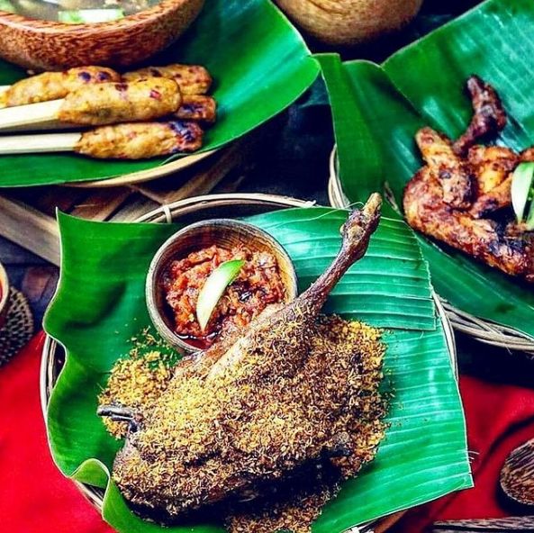 5 Restoran di Jakarta Ini Punya Bebek Goreng Bali Sambal Matah yang Sedap