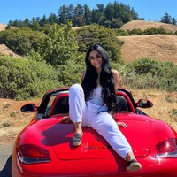 Bella Baez pun bukan satu-satunya model yang mengaku sudah keluar banyak uang untuk tampil di majalah pria dewasa. Wanita lain bernama Marina Pahomova mengaku ditipu sampai harus membayar total Rp 158 jutaan untuk sampulnya di Maxim Afrika Selatan. Brian B. Hayes sendiri pun dilaporkan sudah mengelabui ratusan model senilai 1,5 juta (Rp 21 miliaran). Foto: Instagram @bellabaezofficial